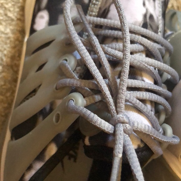 Nike Airs. Only been worn once. - Picture 3 of 4